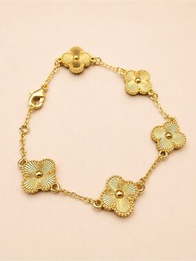 Delicate Gold Clover Link Bracelet - New